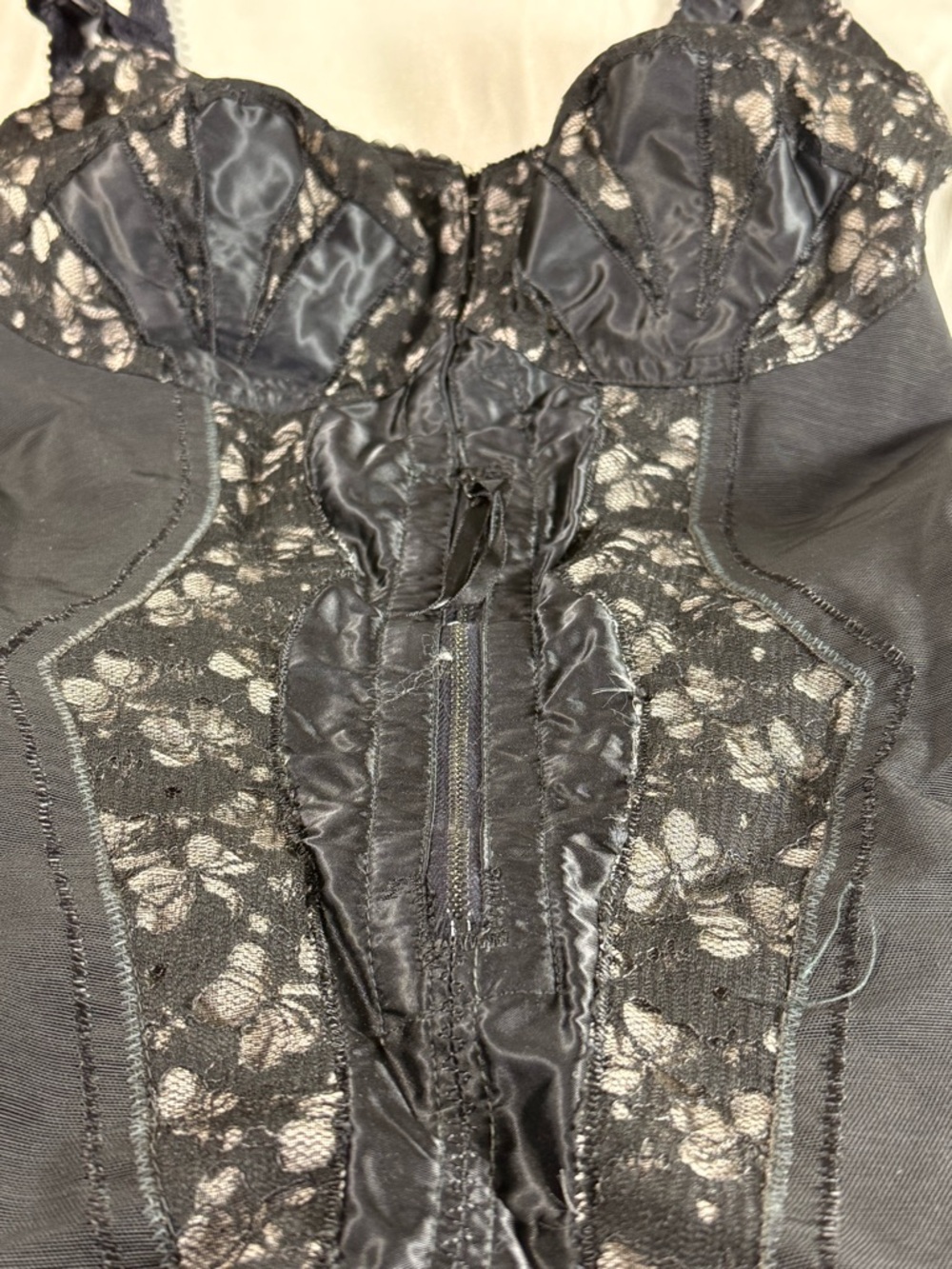 Vintage Black Lace Shaping Girdle with Garter Detail - Picture 2 of 12